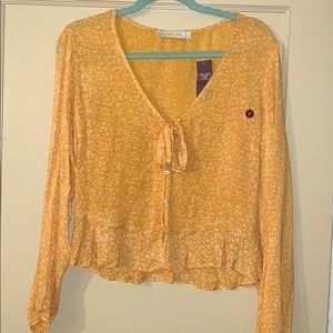 Abercrombie Floral print tie top size L NWT